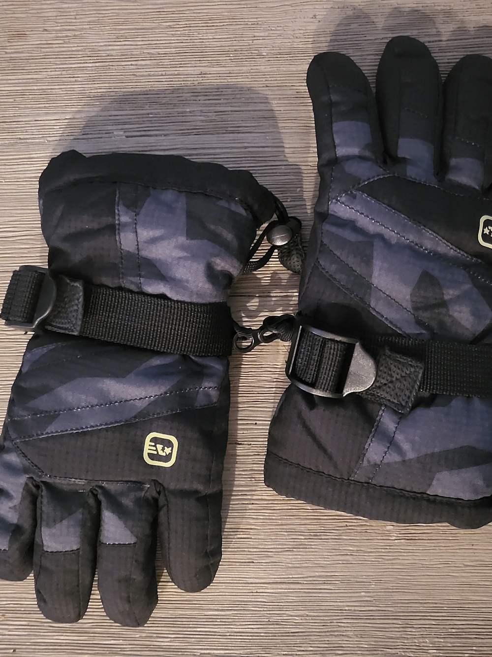 Xersion Boys Camo Ski Gloves Size S/M – JCPenney 3M Thinsulate Winter Gloves